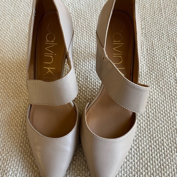 Calvin Klein Nude Leather Pumps With Cross Strap Size 8.5 Heel: 3 1/2” - Picture 3 of 7